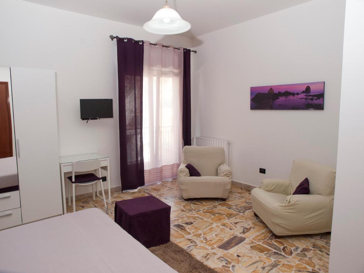 Bouganville House - Housity