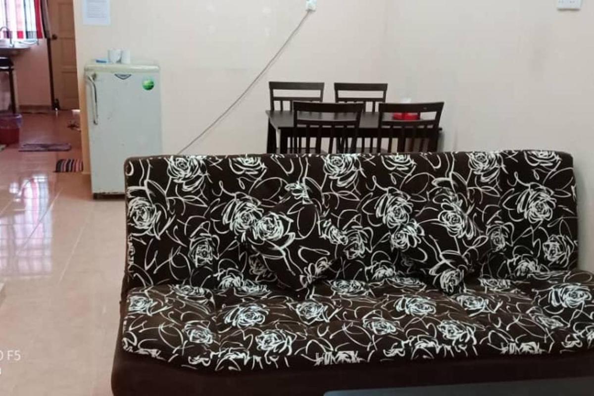 Desa Impian Tanah Merah Homestay - Housity
