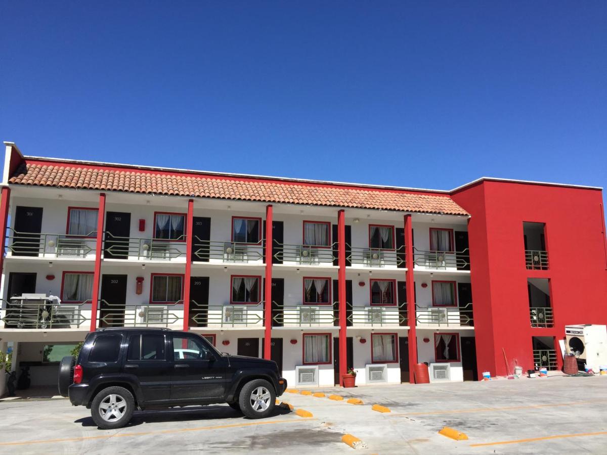 Hotel Descanso Inn - Housity