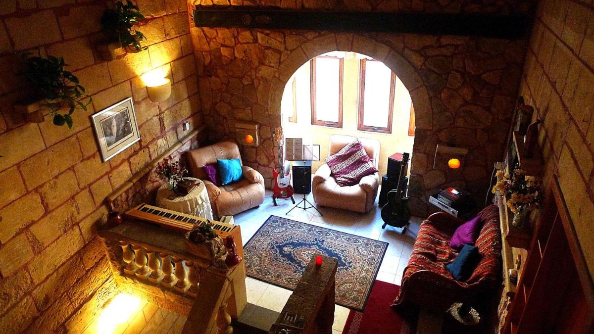 The Chill Out Room Gozo (Amazing Island Views) - Housity