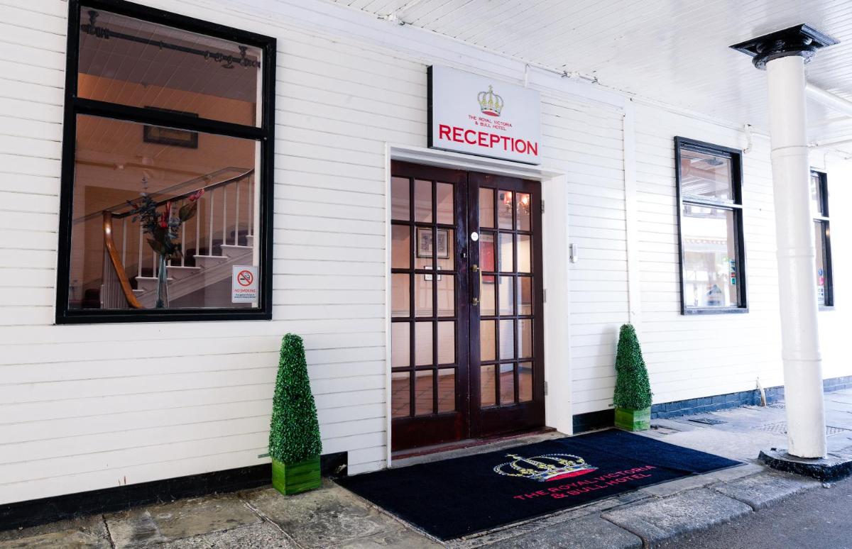 The Royal Victoria & Bull Hotel - Housity