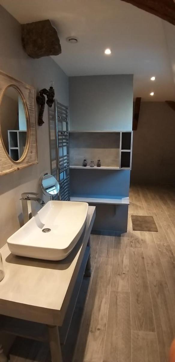LA CURE grande maison de charme de 2 a 14 personnes - Housity