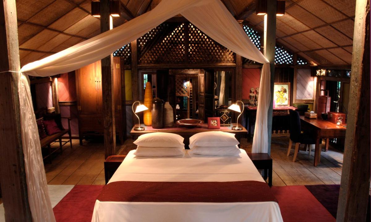 Bon Ton Antique Wooden Villas - Housity