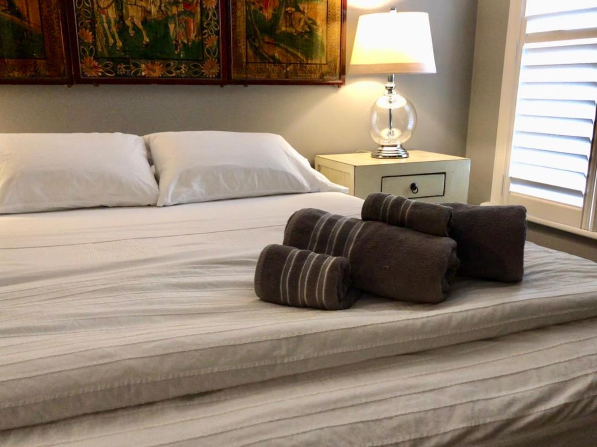 GREY GARDENS HAMILTON Instant Hotel & Guest House - Housity