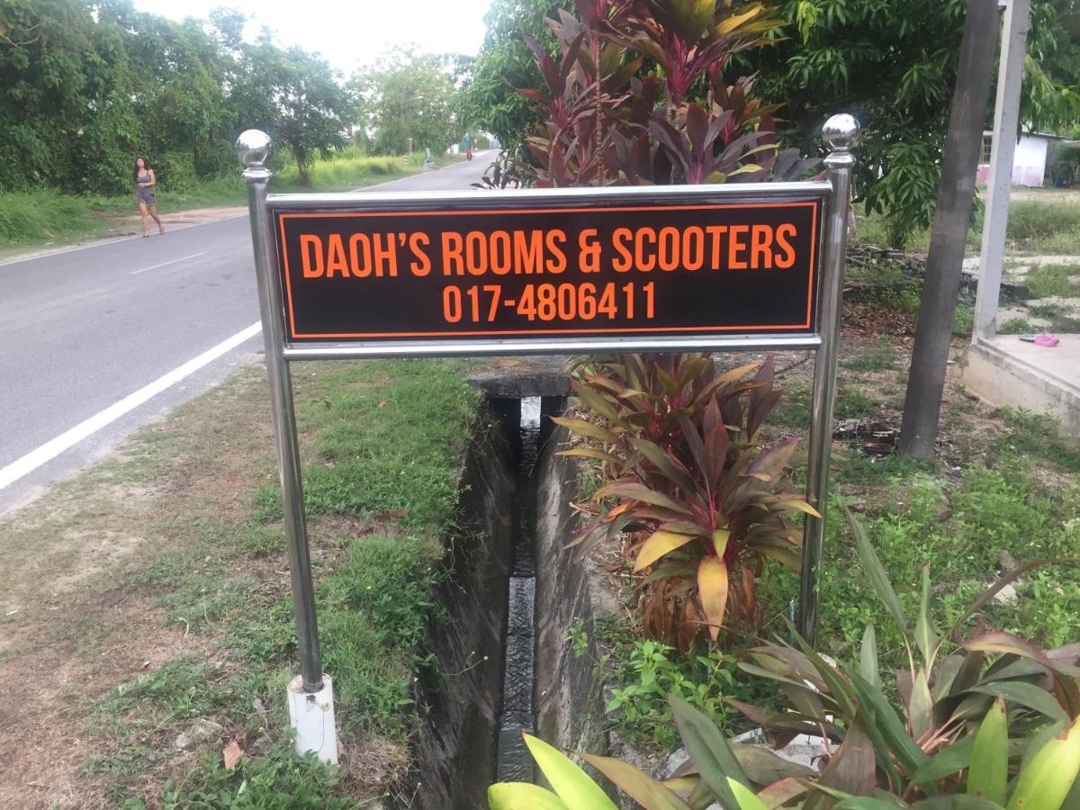 DAOH'S Rooms & Scooters - Housity