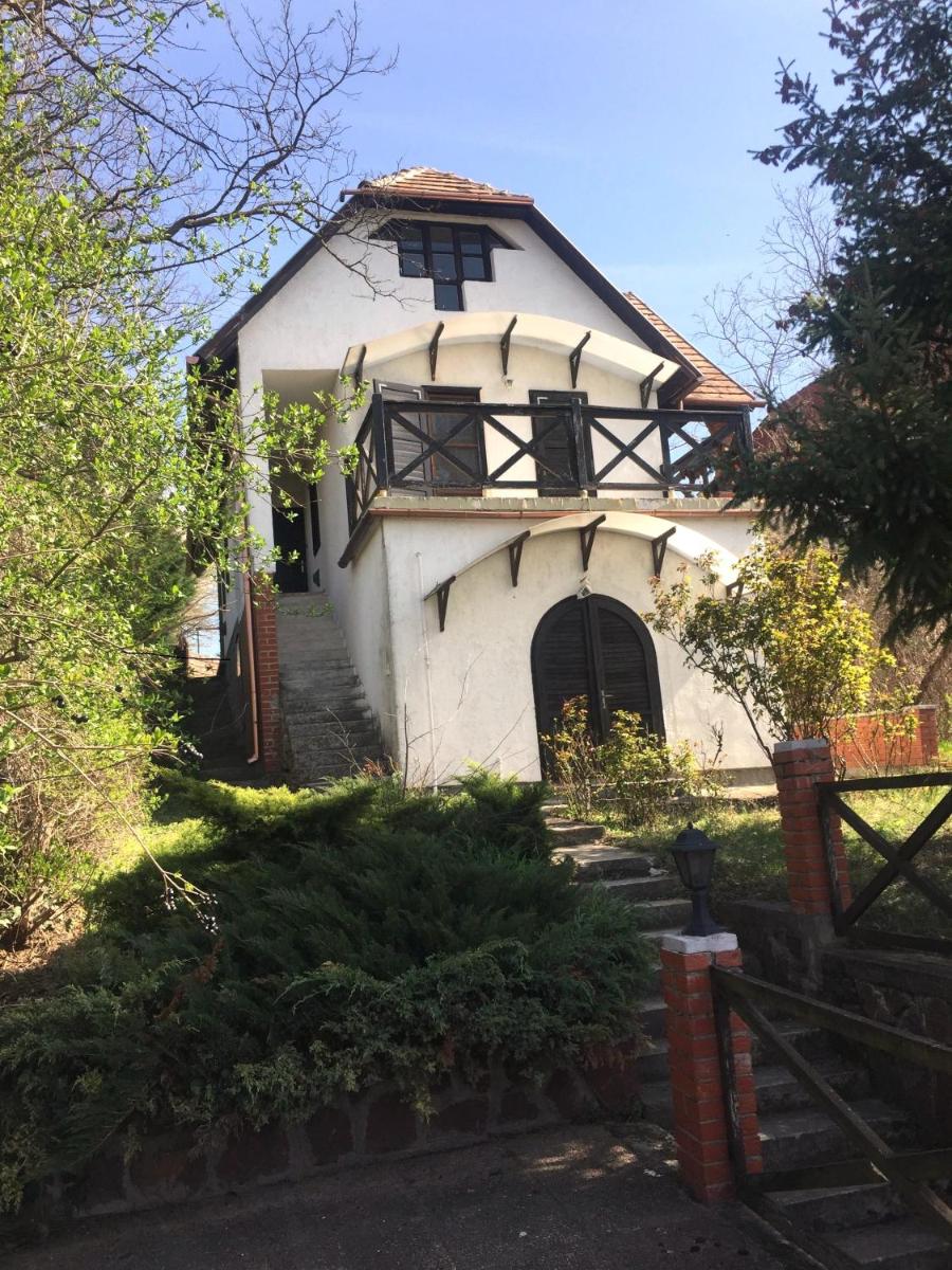 Várhegy Vendégház - Housity