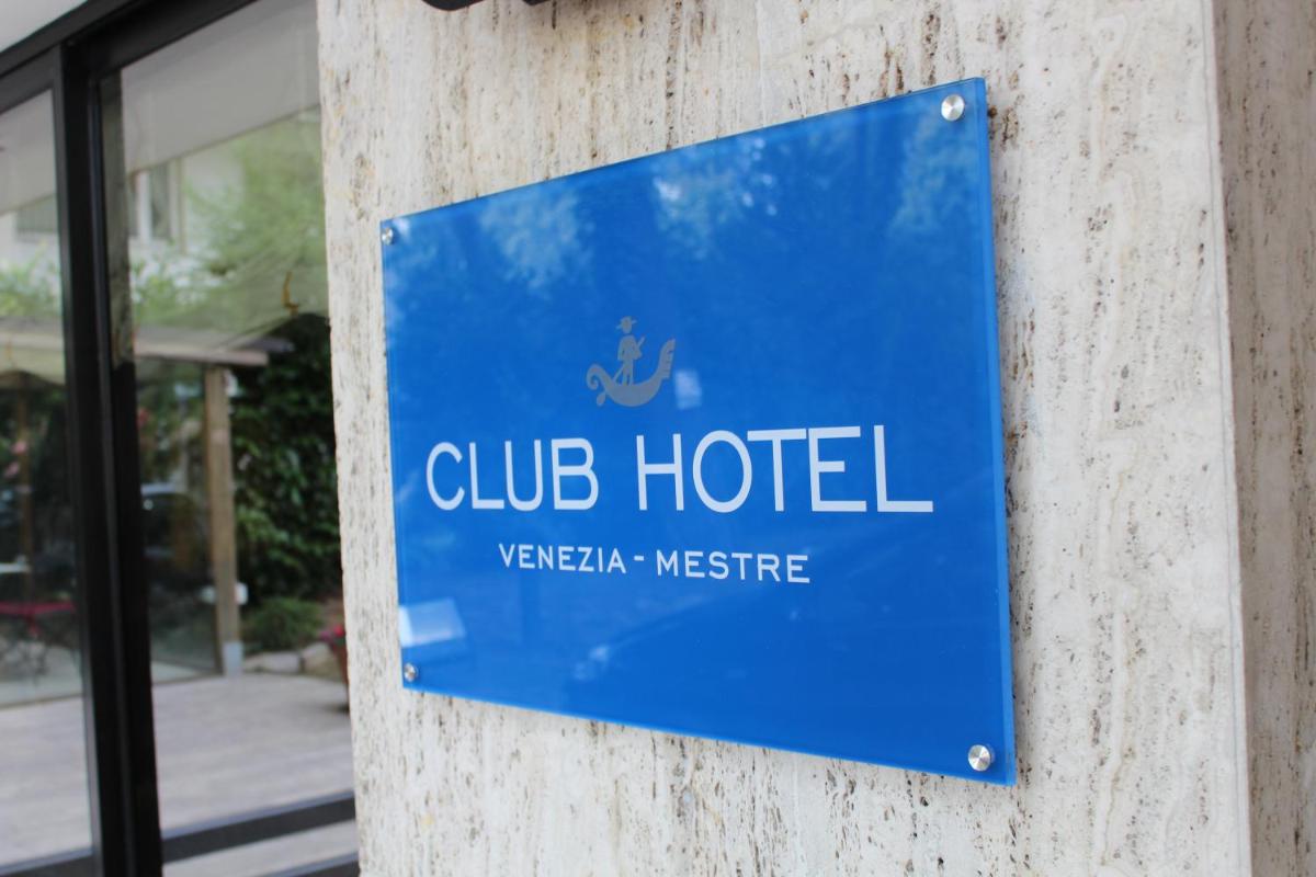 Club Hotel - Housity