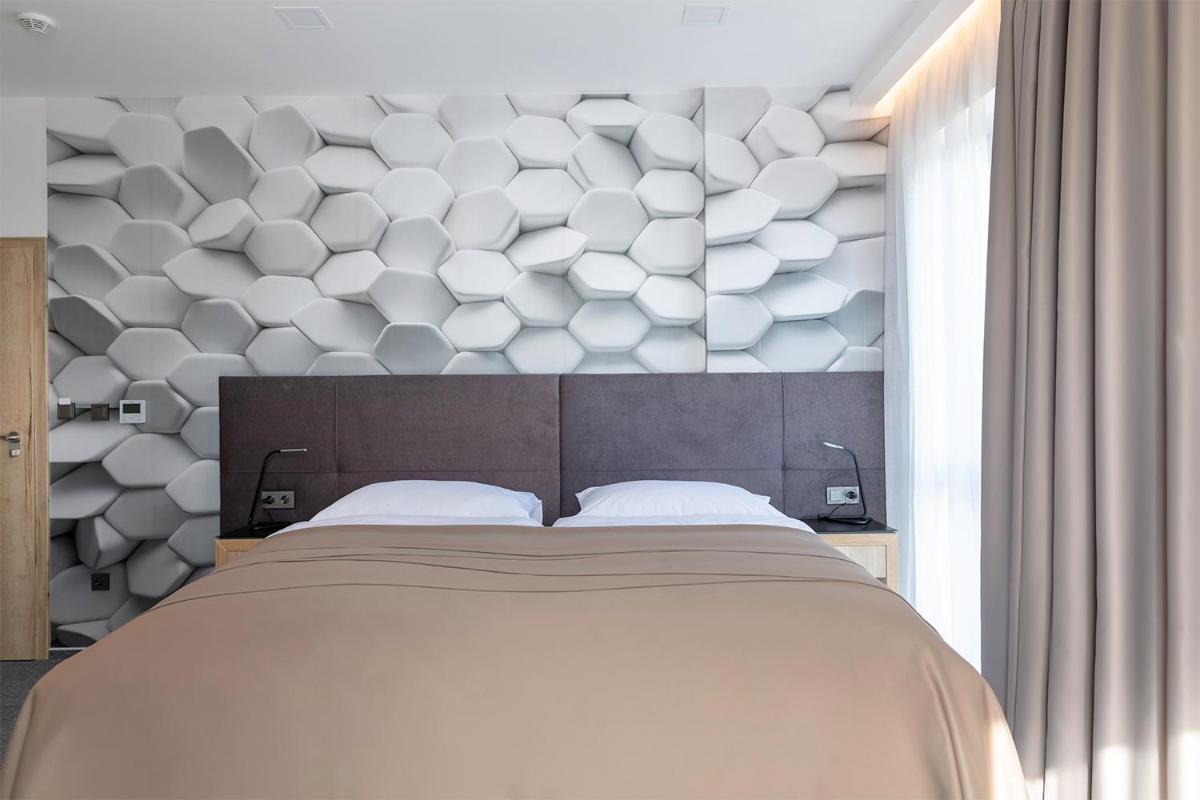 4 SMART HOTEL - Housity