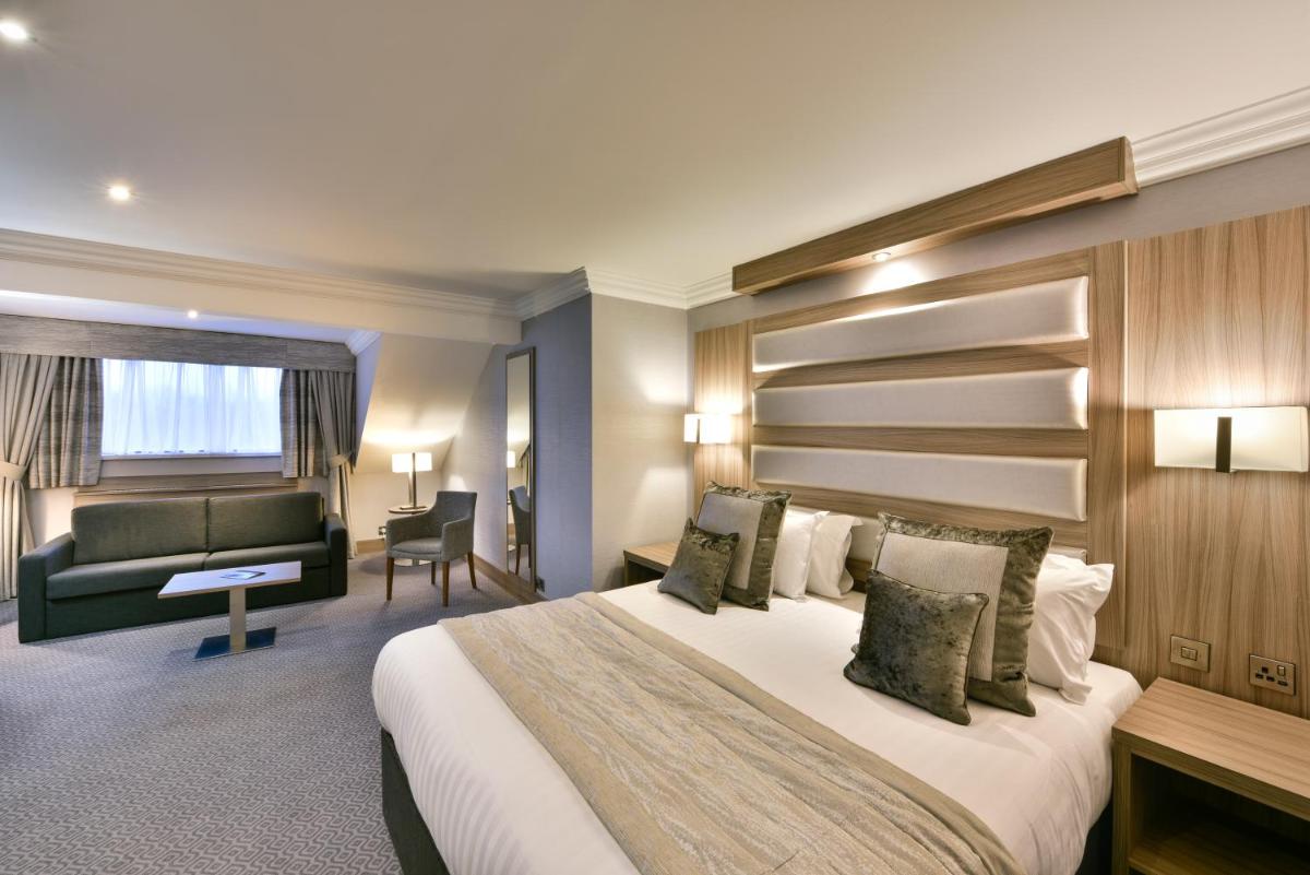 Holiday Inn - Manchester - Oldham, an IHG Hotel - Housity