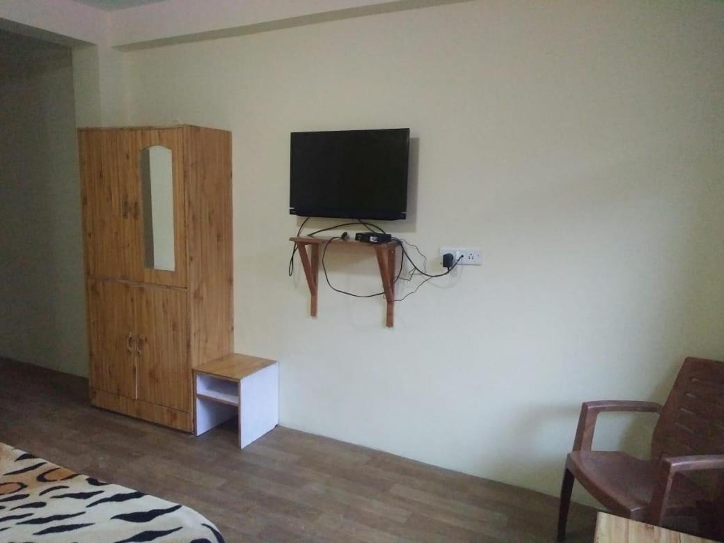 Homestay Near Club House - Housity