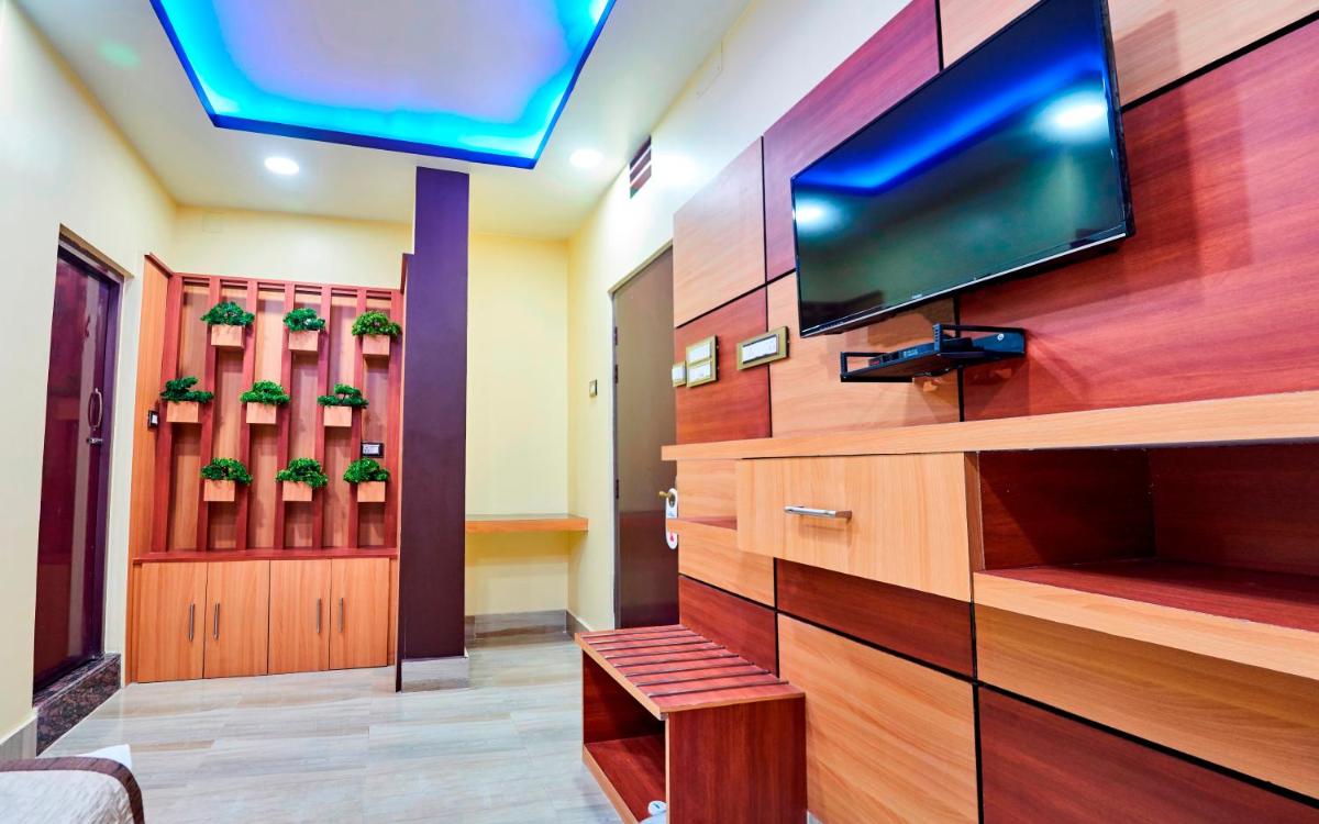 Hotel Bangabhumi - Housity
