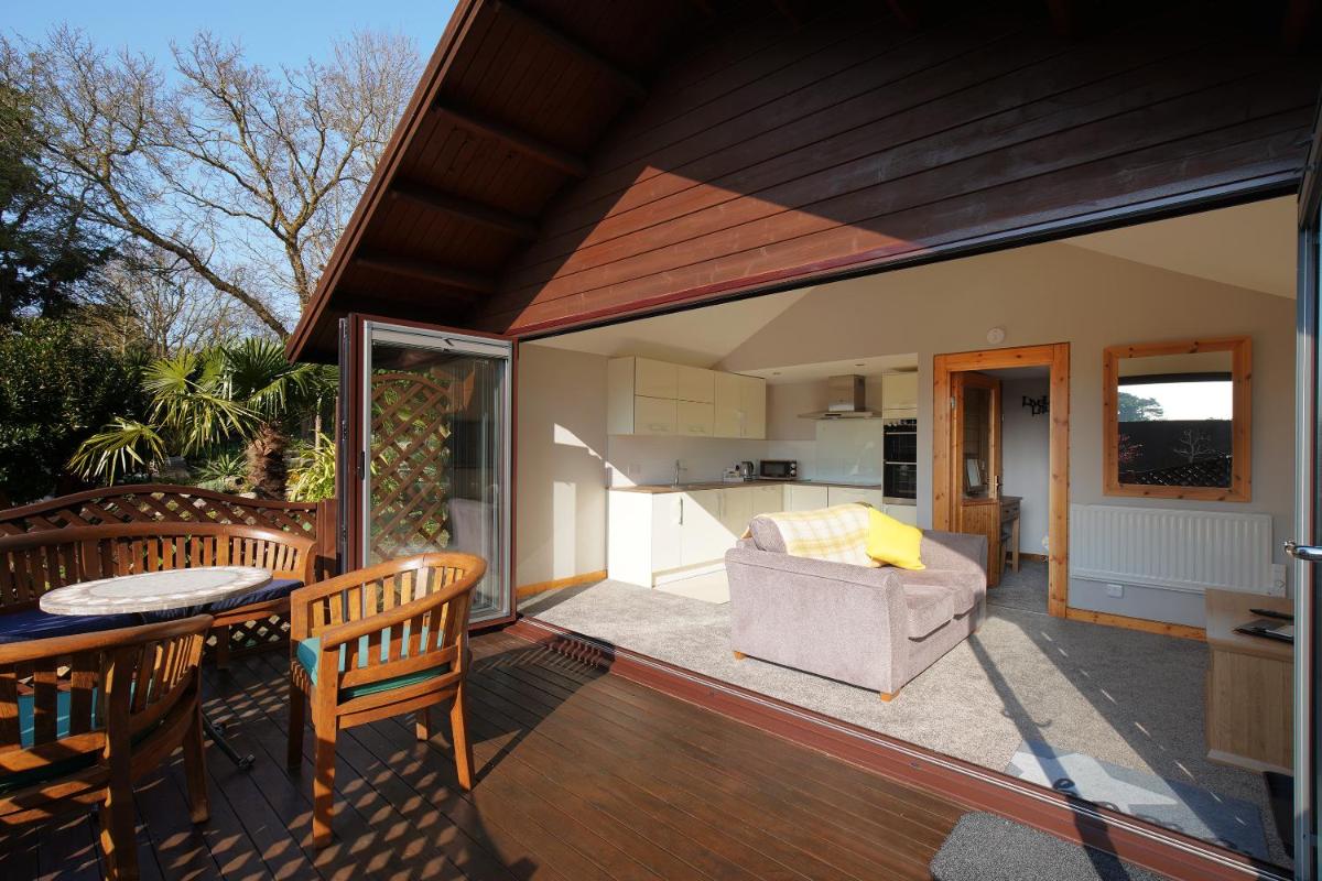 Hamble Retreat Studios and Lodge - Housity