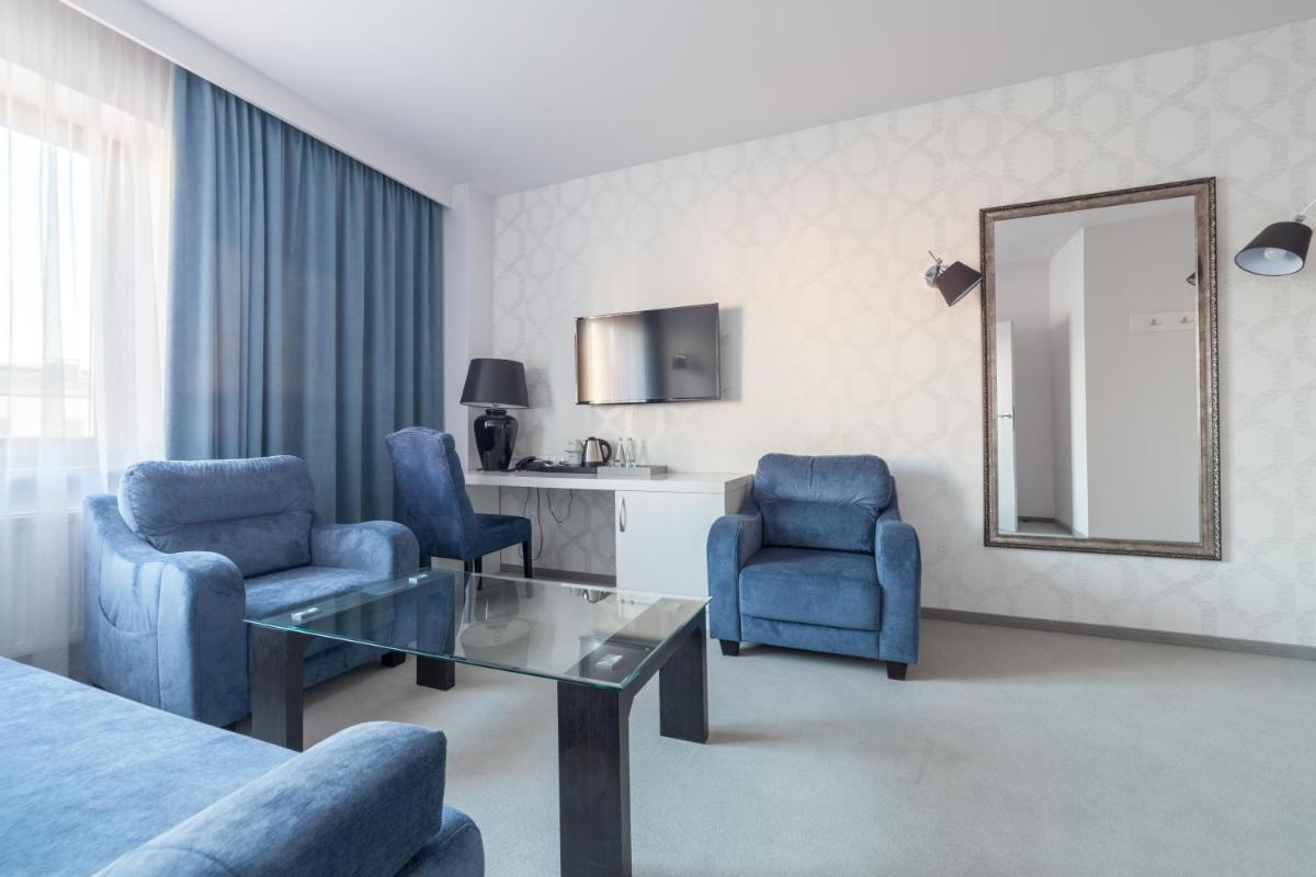 Novopolska - Hotel i Restauracja - Housity