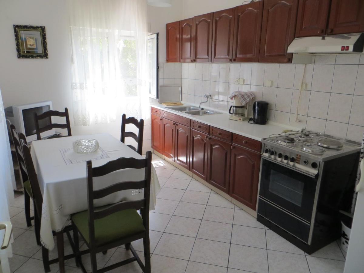 2 Bedroom Ap., Sea View & Sandy Beach! - Housity