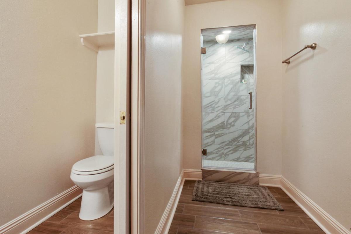 N Broad Studios - Housity