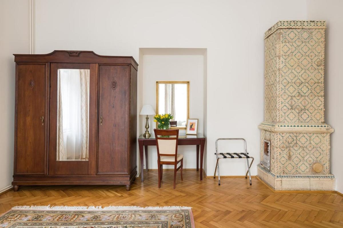 Belle Epoque I, luxury suite 50m to Main Square - Housity