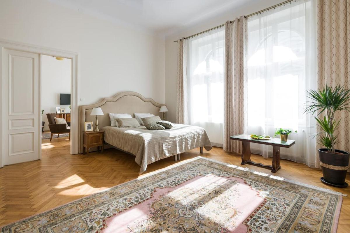 Belle Epoque I, luxury suite 50m to Main Square - Housity