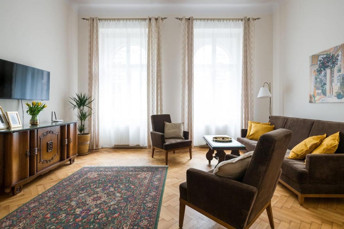 Belle Epoque I, luxury suite 50m to Main Square - Housity
