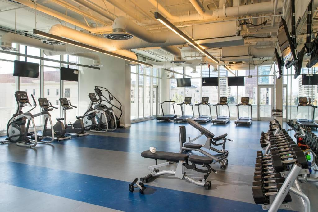 Suitetrails - Luxurious Highrise 2b 2b Apartment Heart Of Downtown LA