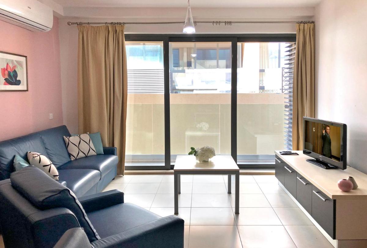 Modern Stylish Apartment - 2 Bedroom & 2 Bathroom Apartment - Spinola Bay, St Julians - Housity