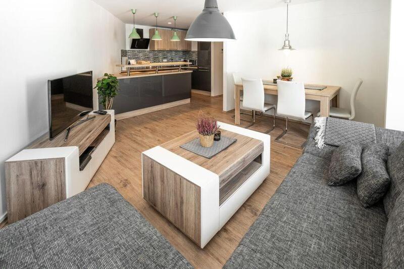 Suitetrails - Old Town Luxury Apartment in heart of Bratislava