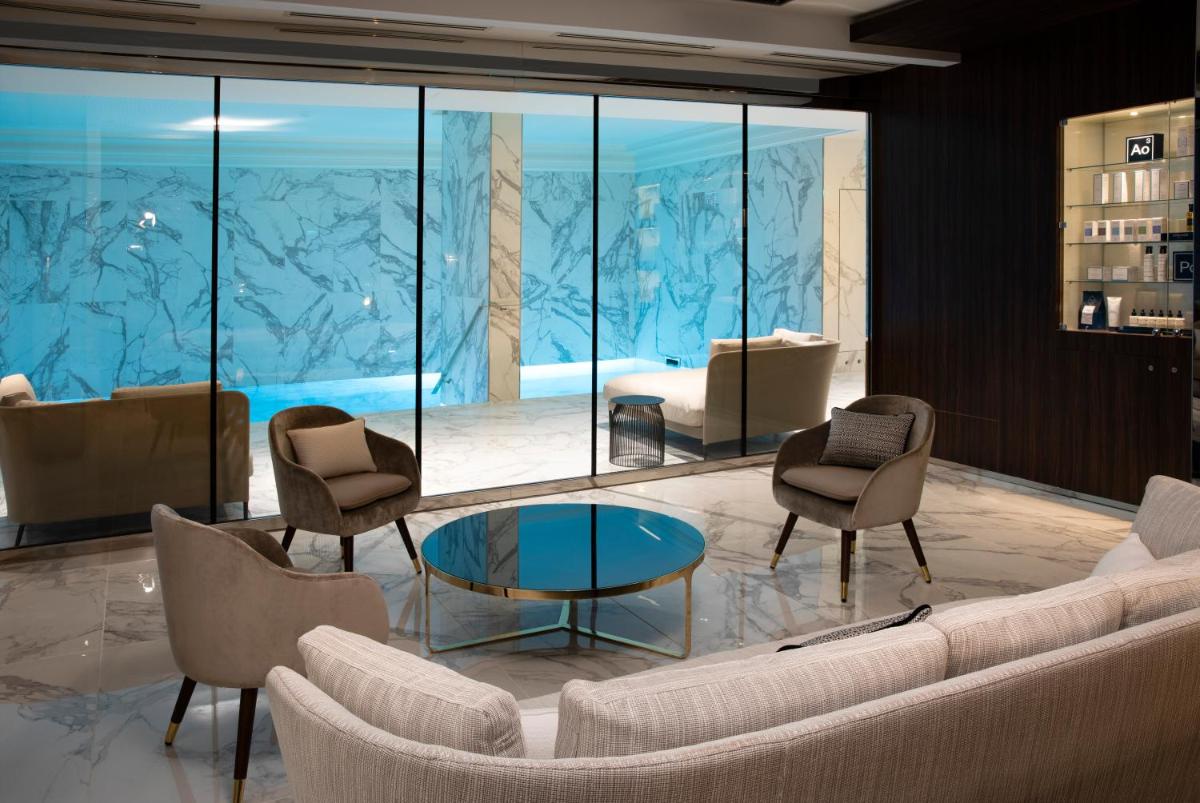 Coin salon dans l'établissement Le Damantin Hôtel & Spa