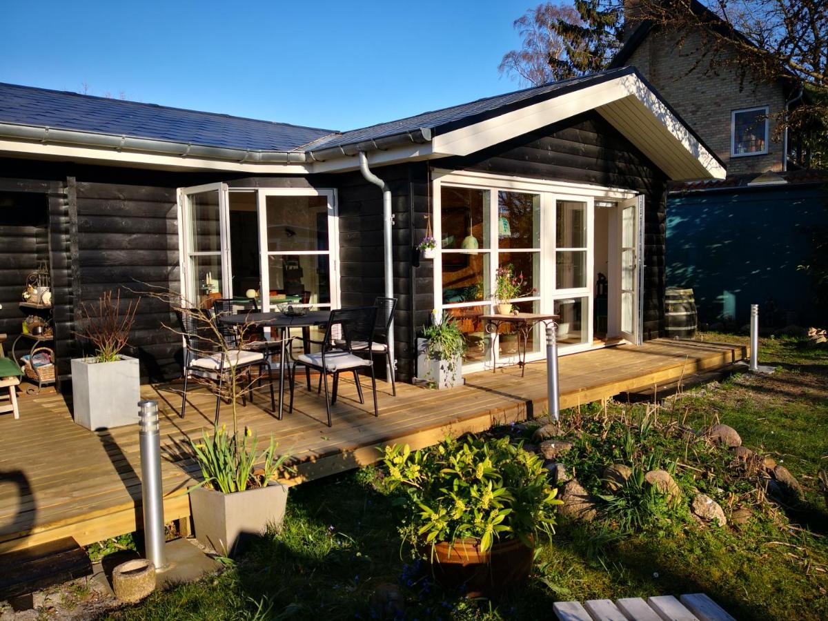 Spurvereden ved vandet - Housity