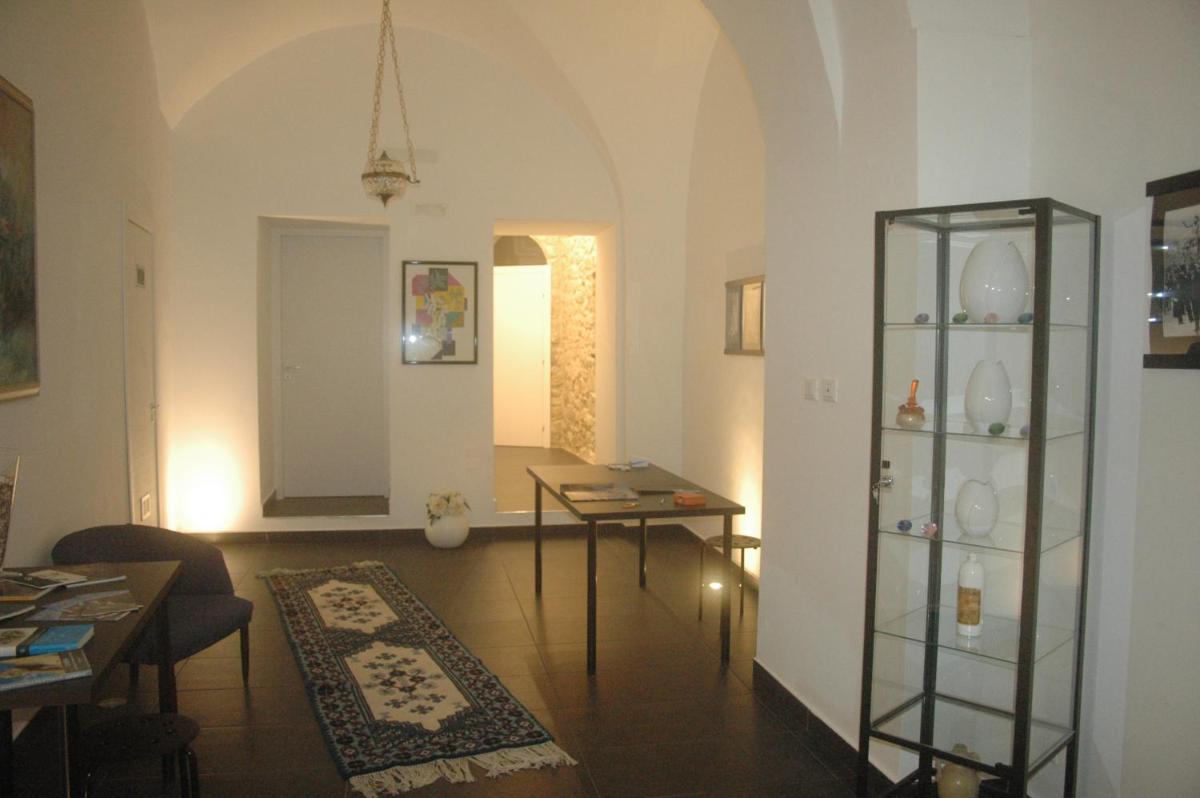 Yhomisus - Housity