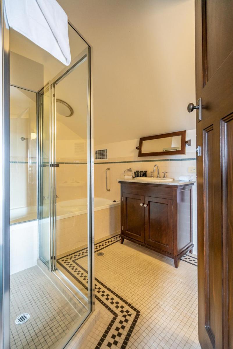 Ballina Manor Boutique Hotel - Housity