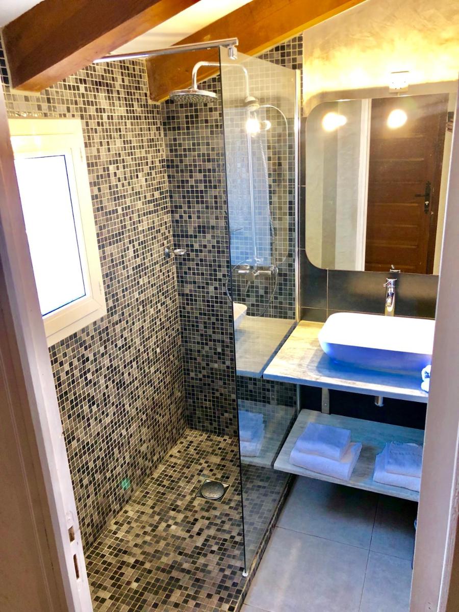 Salle de bains dans l'établissement Hôtel Casa Rossa & Spa