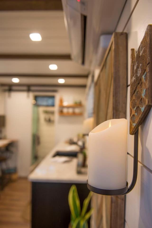 Stillwater House Elegant tiny container home Near Magnolia - Housity
