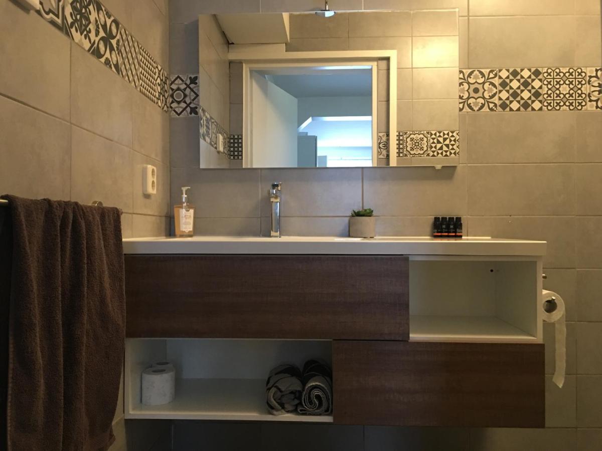 Garden Room and Economy Room - Housity