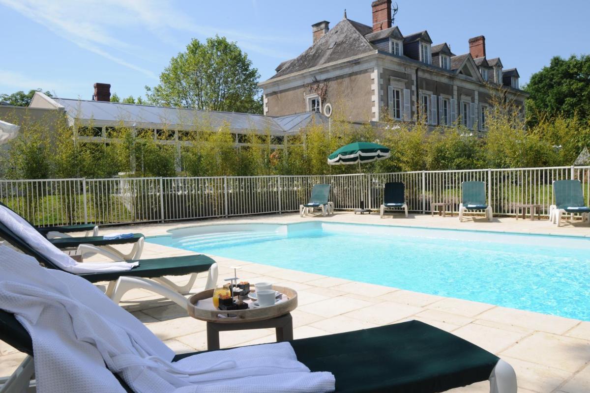 Logis Domaine De Valaudran - Housity