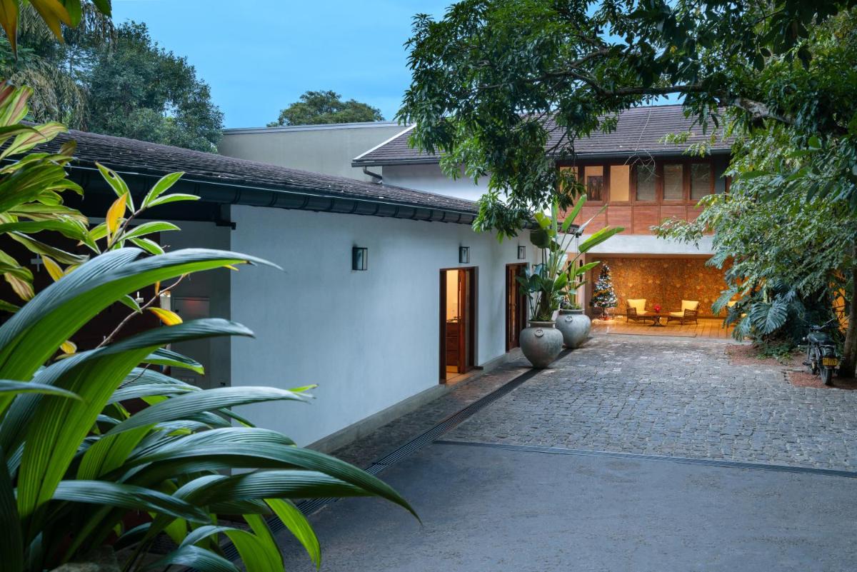 Suitetrails - Kings Pavilion Luxury Hotel