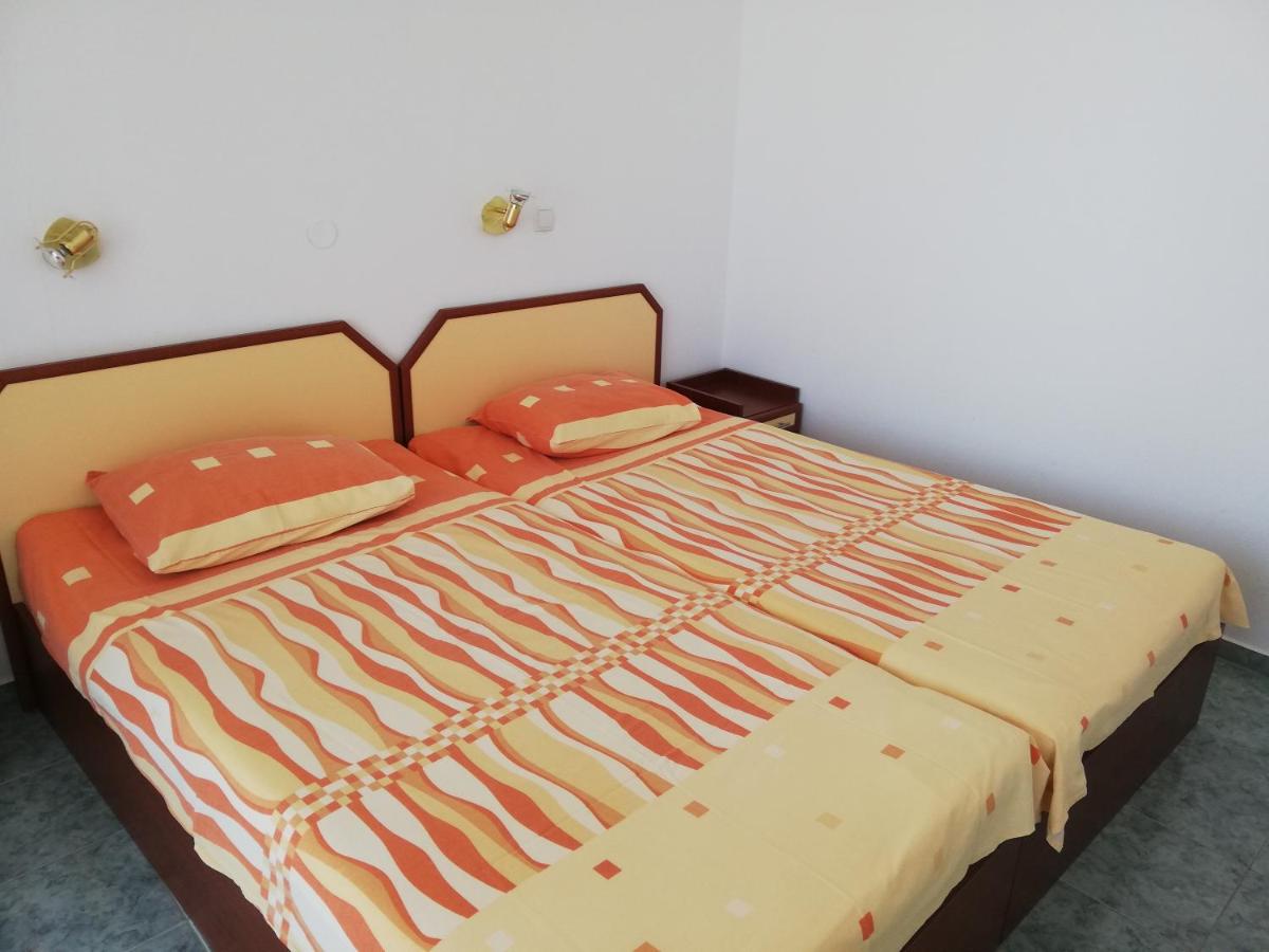 Svetlana Hotel - Housity