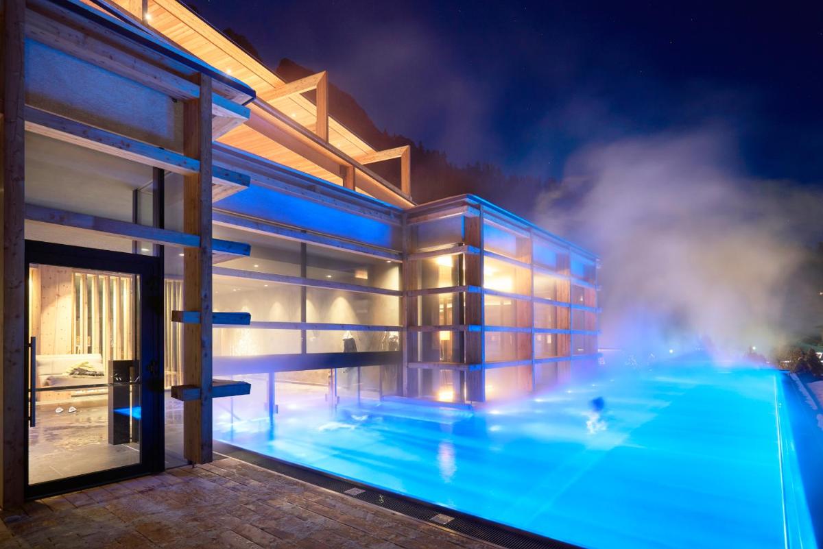 Hotel Cristallo - Wellness Mountain Living - Housity