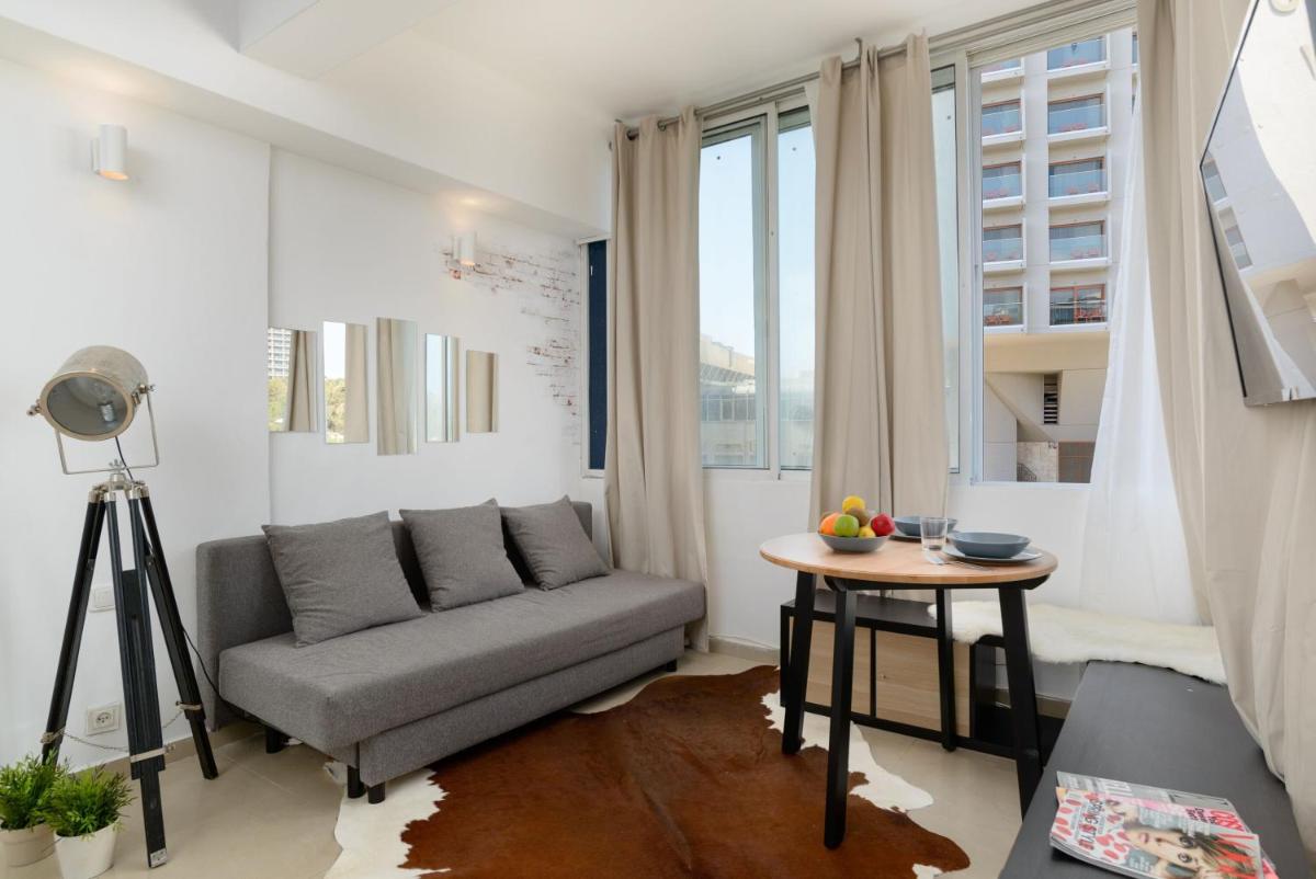 Sea View Designed Studio Apartment in Front of Hilton TLV - Housity