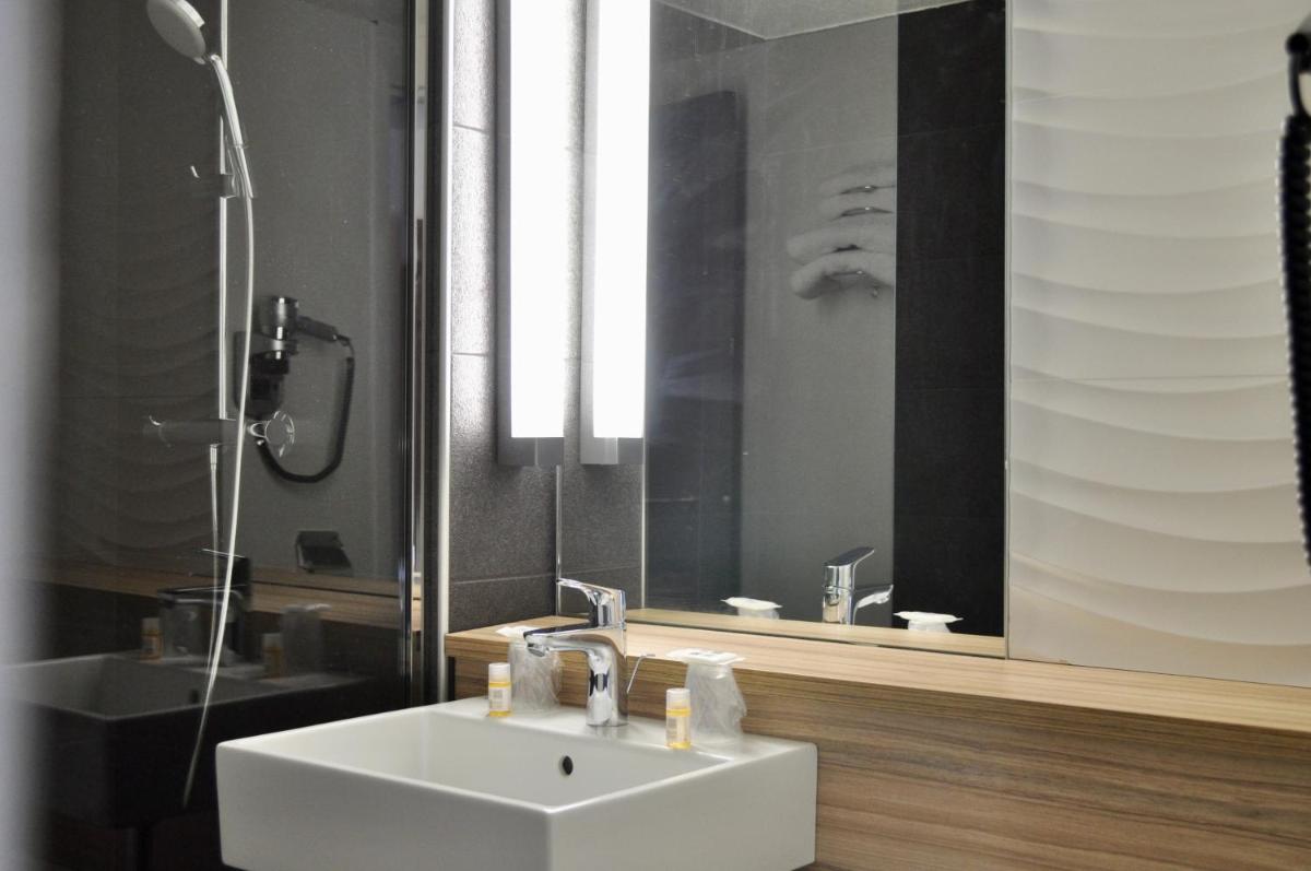 Campanile SETE - Balaruc - Housity