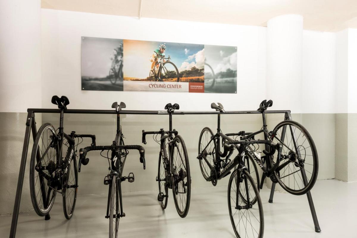 Montar en bicicleta en Steigenberger Hotel and Resort Camp de Mar o alrededores