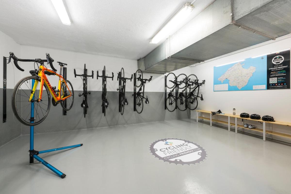 Gimnasio o instalaciones de fitness de Steigenberger Hotel and Resort Camp de Mar