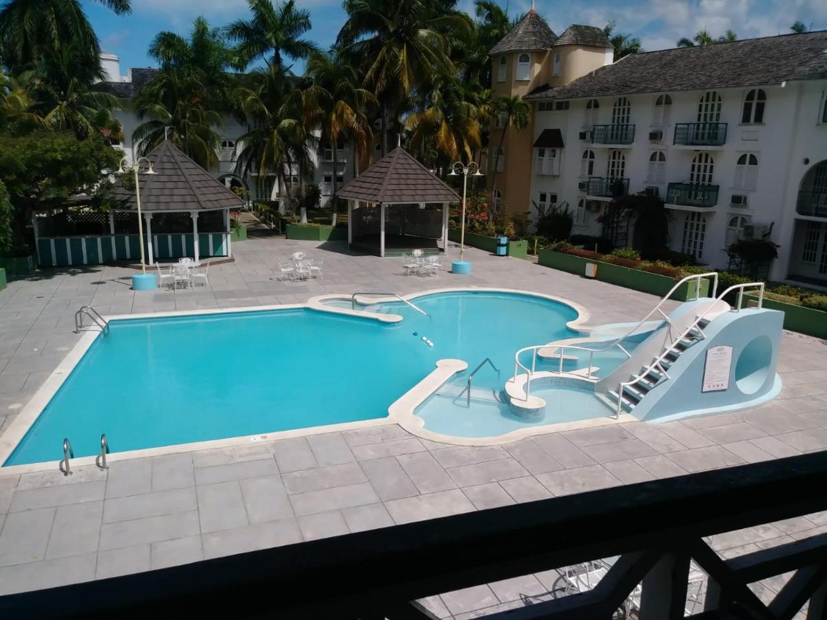 Suitetrails - Cool's 1 bedroom Beach & Garden View