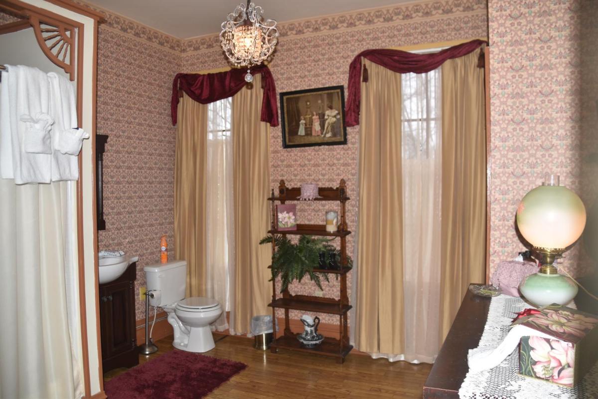 Charles Nelson Schmick House - Housity