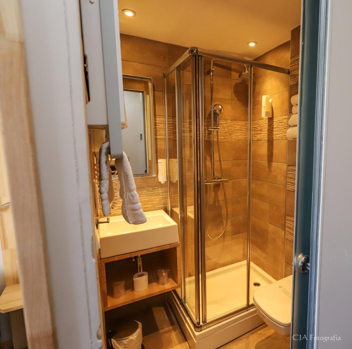 Suitetrails - Hotel Restaurant Kyriad Brive Centre
