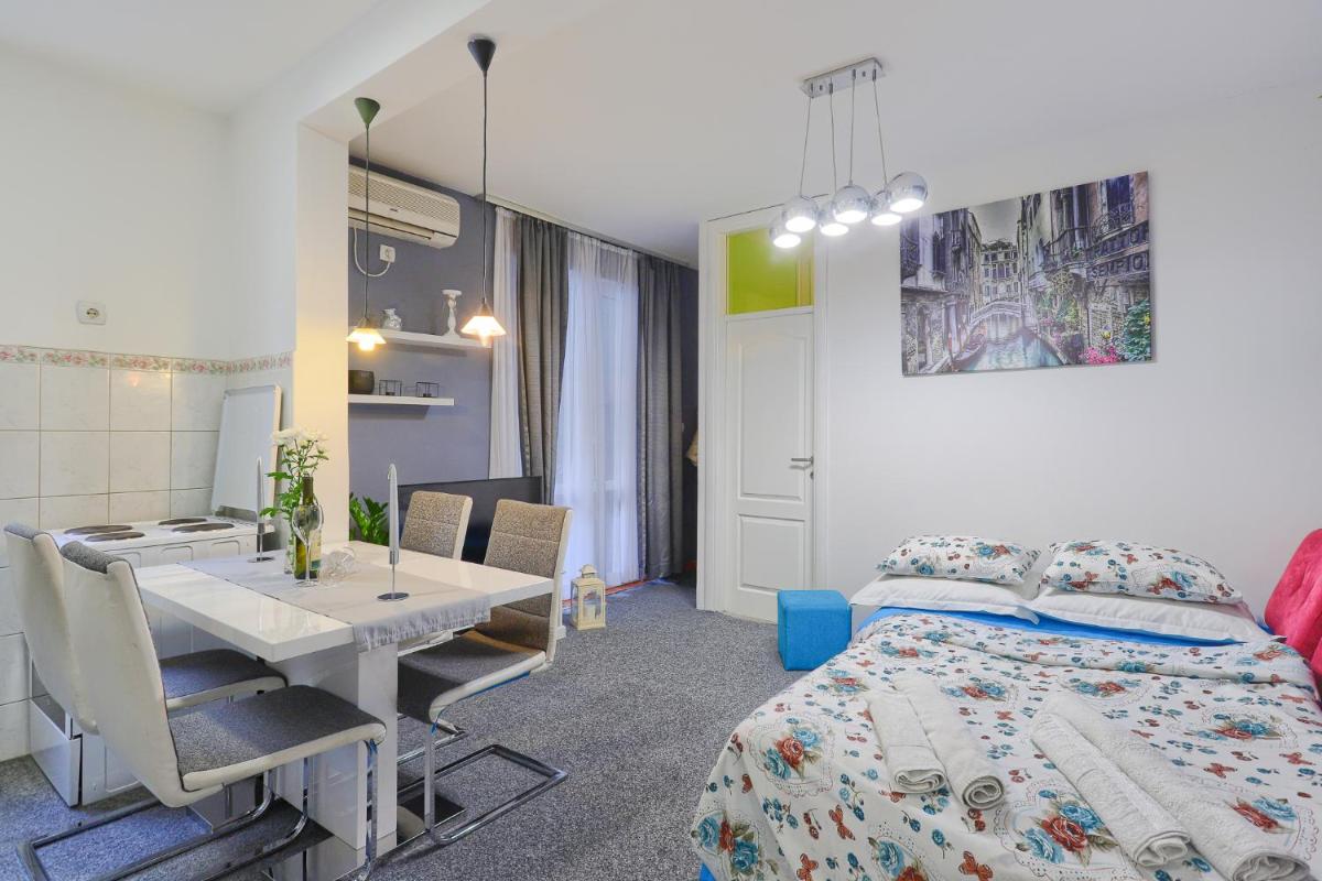 Alexa Apartment - Housity