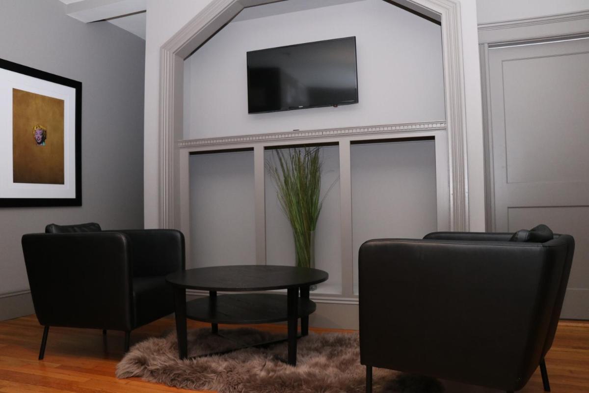 Suitetrails - A Stylish Stay w/ a Queen Bed, Heated Floors.. #18