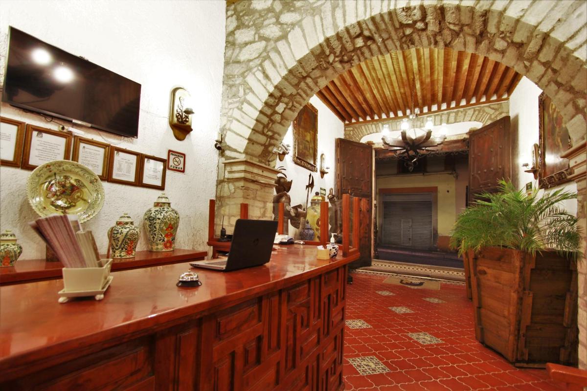 Hotel Mesón del Rosario - Housity