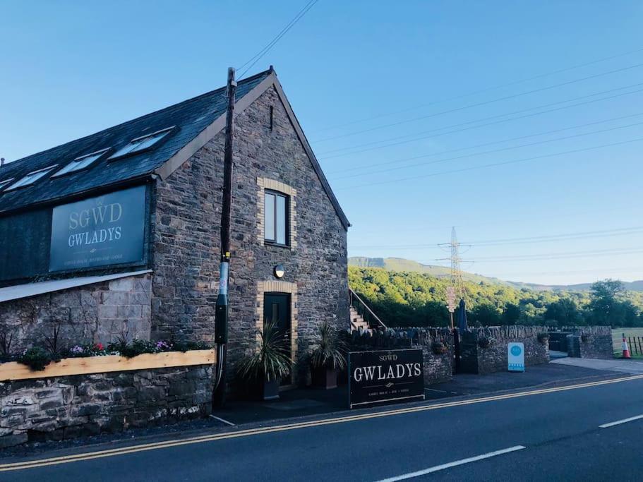 Sgwd Gwladys Lodge - Housity
