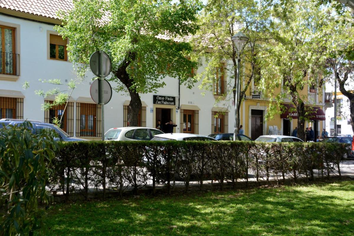 Apartamentos Casa-Patio Las Palmeras - Housity