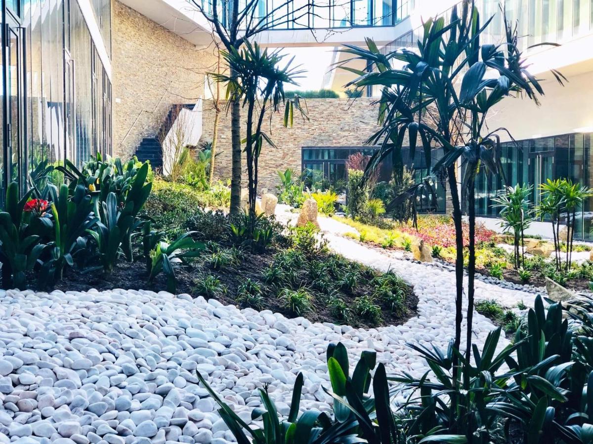 Um jardim no exterior de Royal Obidos Scenic Resort