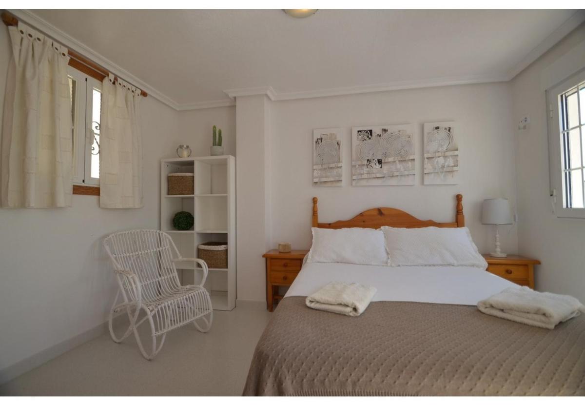30 Beach House - BBQ & Terrace - Housity